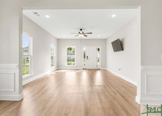 Property at 220 James Dr, Richmond Hill, GA 31324, 4 beds, 2.5 baths