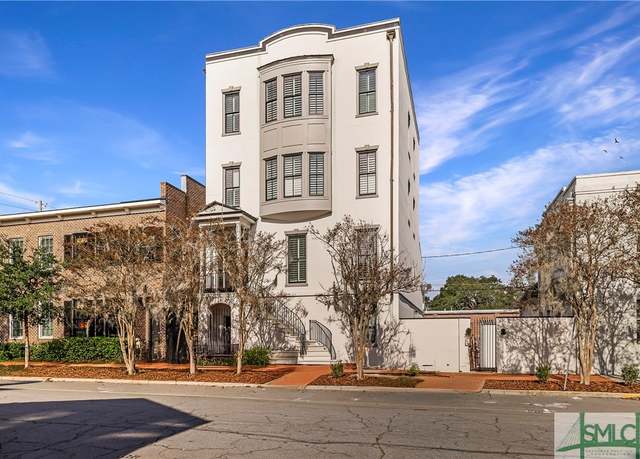 Property at 510 E Mcdonough St, Savannah, GA 31401, 5 beds, 4.5 baths