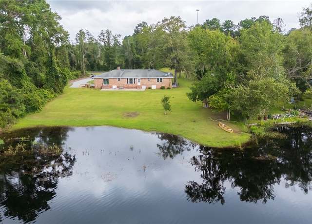 Property at 330 Lakeshore Dr, Guyton, GA 31312, 3 beds, 2.5 baths