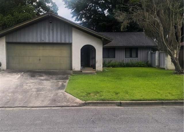 Property at 3 Marseilles Ct, Savannah, GA 31419, 3 beds, 2 baths