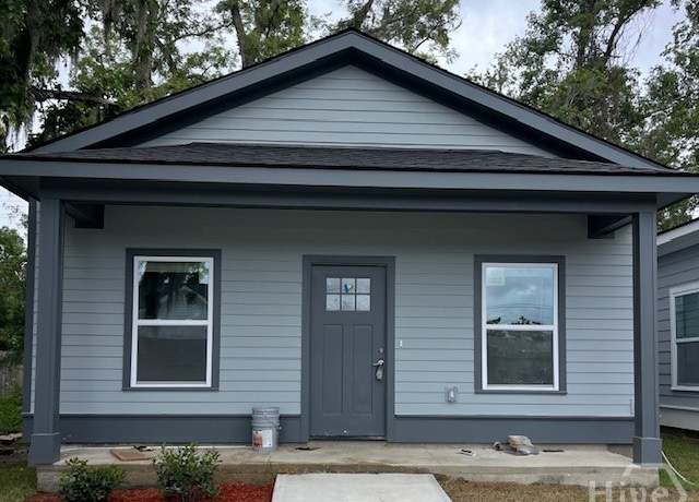Property at 812 W 53rd St, Savannah, GA 31405, 3 beds, 2 baths