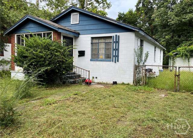 Property at 1006 Lynah St, Savannah, GA 31415, 3 beds, 1 bath