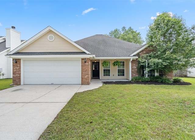 Property at 210 Pebblestone Dr, Bloomingdale, GA 31302, 4 beds, 2 baths