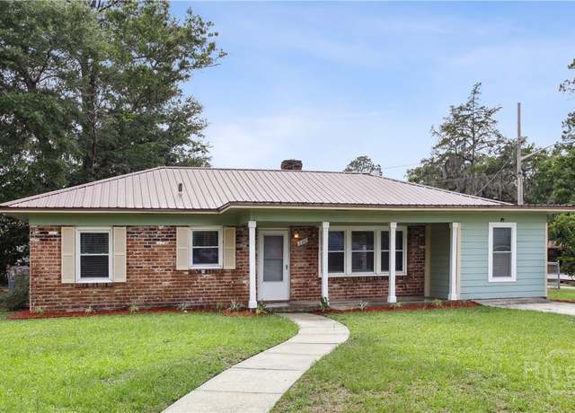 Property at 2301 Pinetree Rd, Savannah, GA 31404, 3 beds, 1 bath