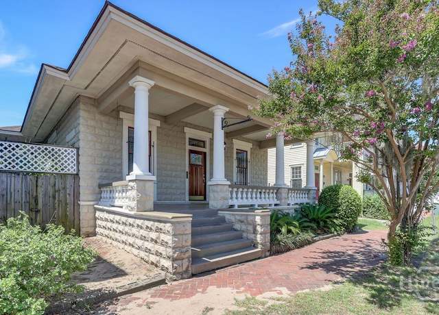 Property at 17 E 33rd St, Savannah, GA 31401, 3 beds, 2 baths