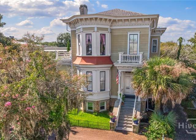 Property at 123 W Gwinnett St, Savannah, GA 31401, 11 beds, 9 baths