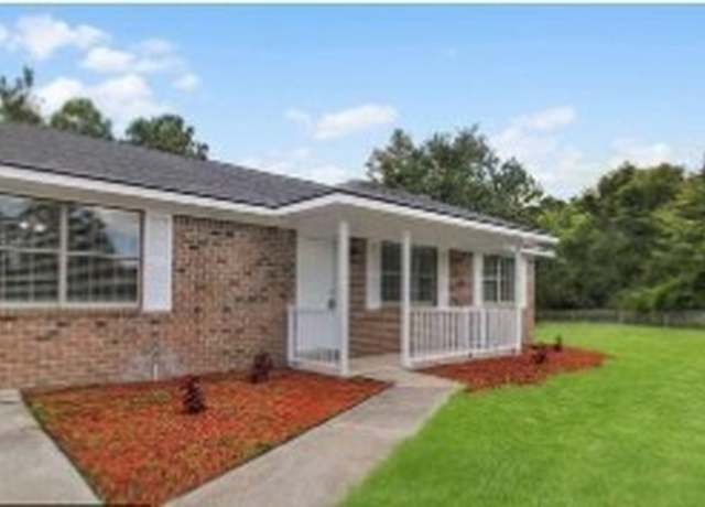 Property at 1464 Paul Caswell Blvd, Hinesville, GA 31313, 4 beds, 2.5 baths