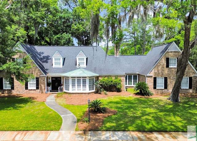 Property at 204 Wheeler St, Savannah, GA 31405, 5 beds, 3.5 baths