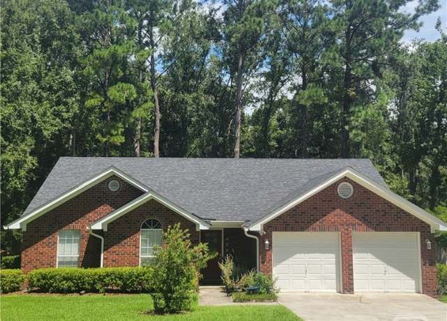 Property at 429 Hermitage Dr, Richmond Hill, GA 31324, 3 beds, 2 baths
