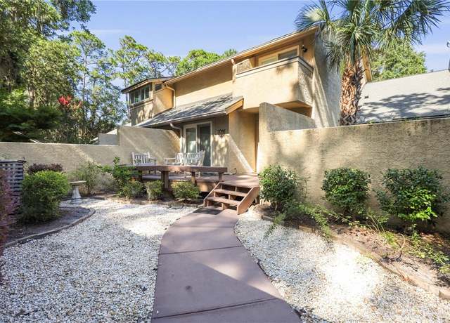 Property at 4 Tapestry Ln, Savannah, GA 31411, 2 beds, 2.5 baths