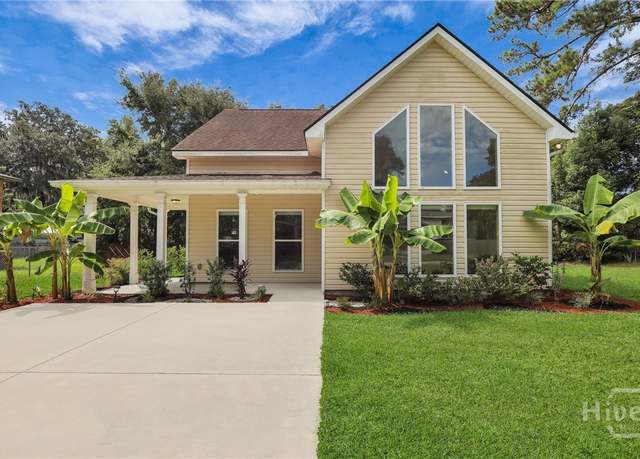 Property at 3105 Lincoln St, Savannah, GA 31404, 3 beds, 2.5 baths