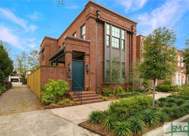 Property at 509 1/2 Tattnall St, Savannah, GA 31401, 3 beds, 3.5 baths