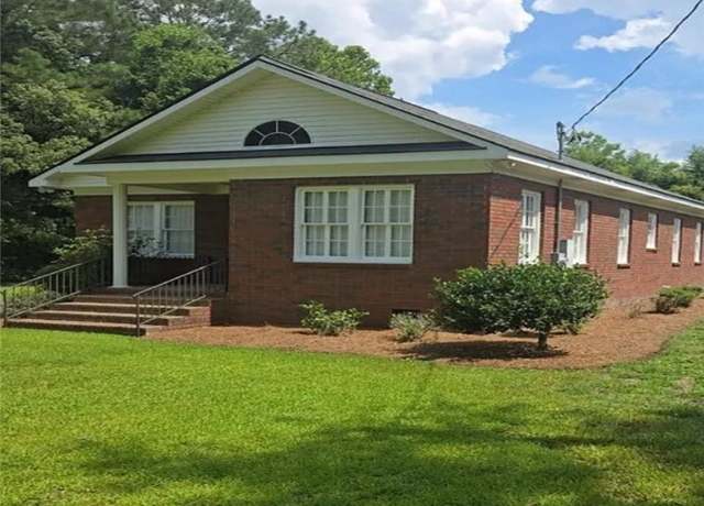 Property at 824 W Railroad St, Claxton, GA 30417, 2 beds, 2 baths