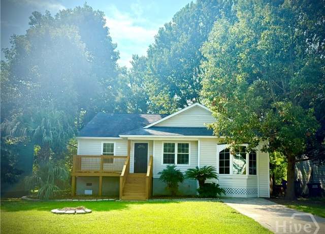 Property at 210 Redan Dr, Savannah, GA 31410, 3 beds, 2 baths