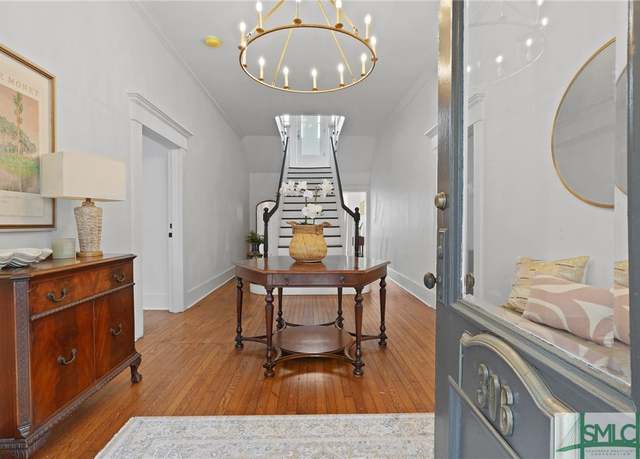 Property at 306 E Victory Dr, Savannah, GA 31405, 6 beds, 5 baths
