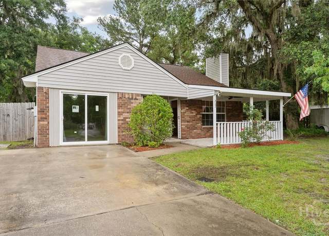 Property at 207 Whippoorwill Ln E, Richmond Hill, GA 31324, 3 beds, 2 baths