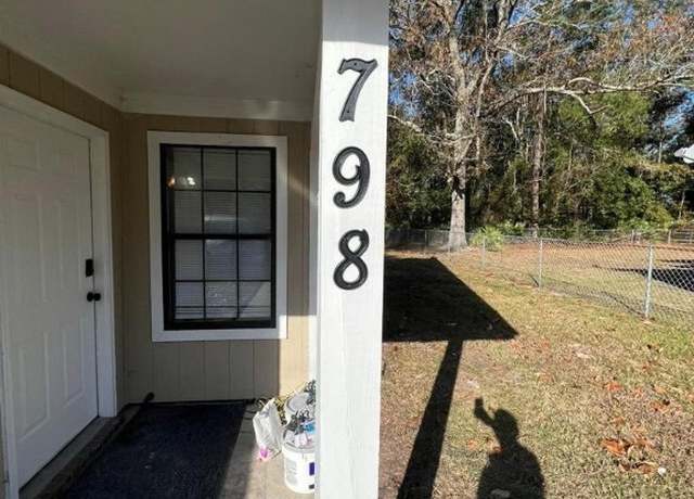 Property at 798 Madison Dr, Hinesville, GA 31313, 3 beds, 2 baths