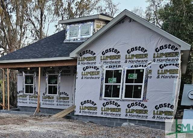 Property at 1321 E 70th St, Savannah, GA 31404, 3 beds, 2 baths