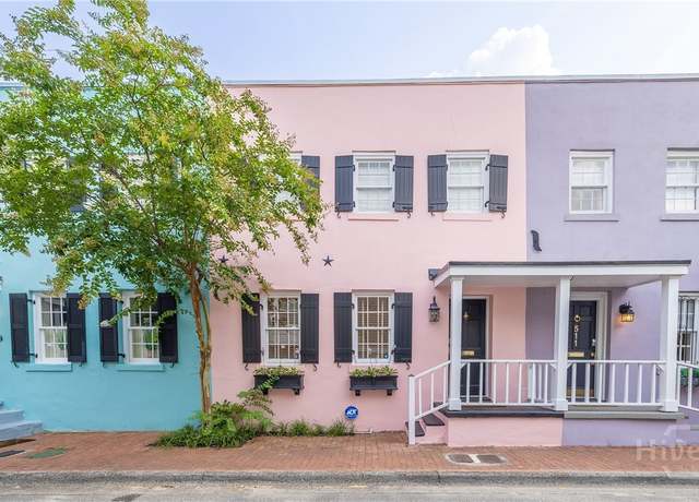 Property at 513 E Perry St, Savannah, GA 31401, 2 beds, 2 baths