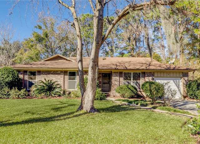 Property at 9 Mulberry Ct, Savannah, GA 31406, 3 beds, 2 baths