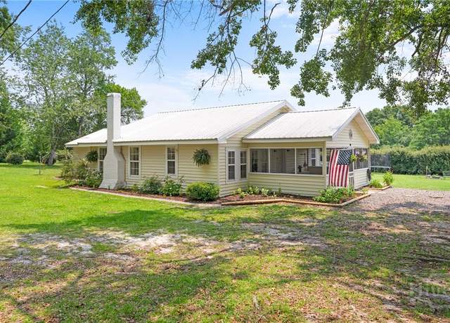 Property at 1072 Burtons Ferry Hwy, Sylvania, GA 30467, 3 beds, 1 bath