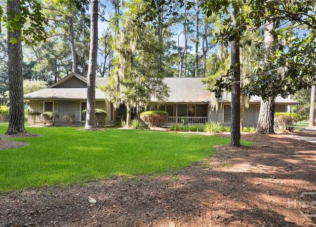 Property at 1 Shaftesbury Ln, Savannah, GA 31411, 4 beds, 2.5 baths