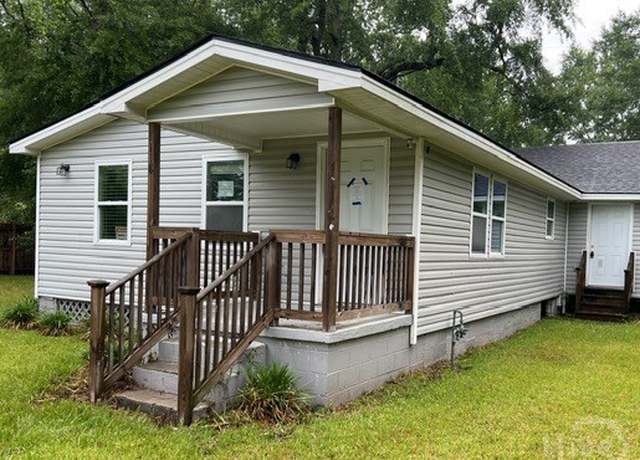 Property at 1118 E 56th St, Savannah, GA 31404, 3 beds, 2 baths
