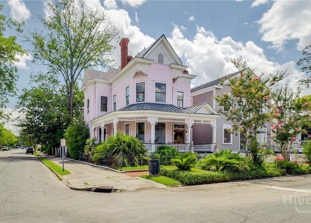 Property at 321 E Bolton St, Savannah, GA 31401, 4 beds, 2 baths