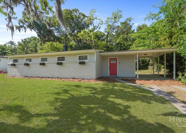 Property at 13 Hughes Ave, Savannah, GA 31406, 3 beds, 1 bath