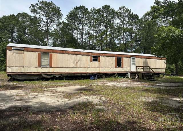 Property at 24 Virginia Rd, Hinesville, GA 31313, 3 beds, 2 baths