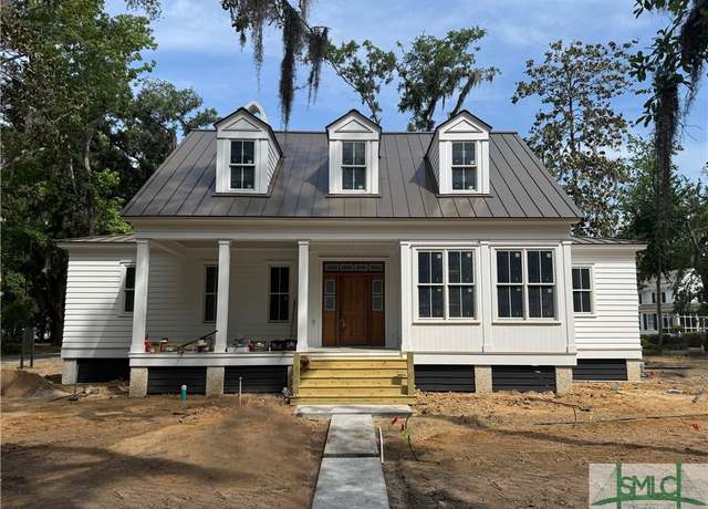 Property at 13 Magnolia Ln, Richmond Hill, GA 31324, 3 beds, 4 baths