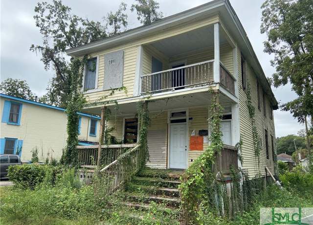 Property at 815 W 42nd St, Savannah, GA 31415, 4 beds, 2 baths