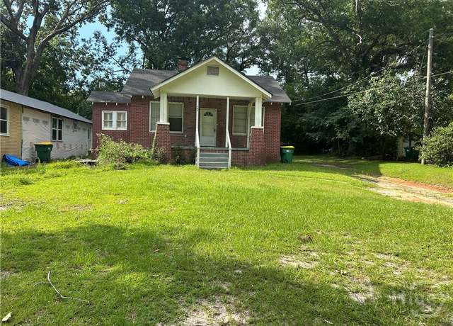 Property at 102 Smith Ave, Savannah, GA 31408, 2 beds, 1 bath