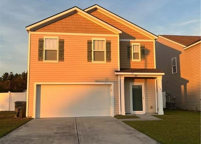Property at 145 Davila St, Hinesville, GA 31313, 5 beds, 3 baths