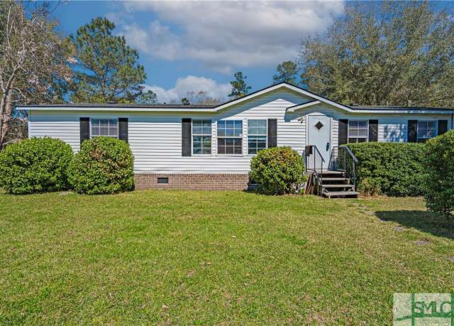 Property at 119 Abbey Dr, Richmond Hill, GA 31324, 3 beds, 2 baths