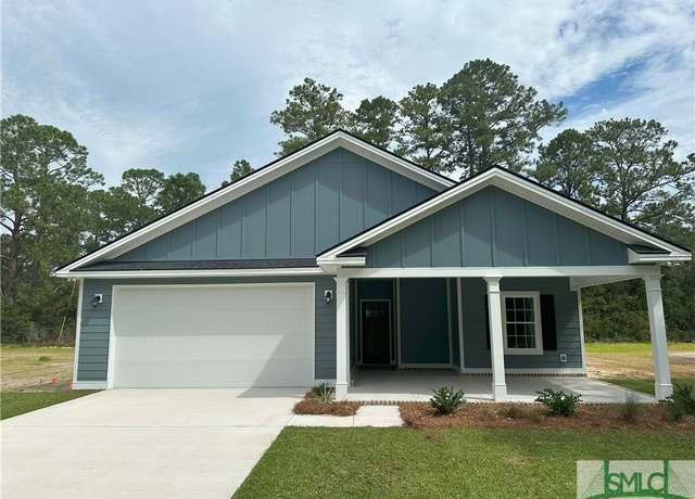 Property at 1014 Pine St, Darien, GA 31305, 3 beds, 2 baths