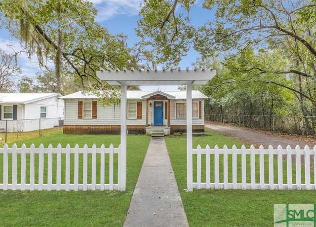 Property at 902 Old River Rd, Darien, GA 31305, 3 beds, 2 baths
