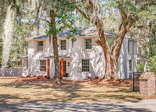 Property at 1321 Brightwood Dr, Savannah, GA 31406, 3 beds, 2.5 baths