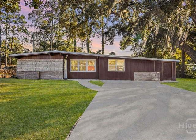 Property at 21 Willow Rd, Savannah, GA 31419, 4 beds, 2 baths