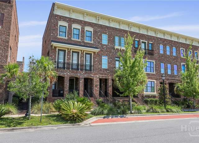 Property at 444 Altamaha St, Savannah, GA 31401, 2 beds, 3 baths