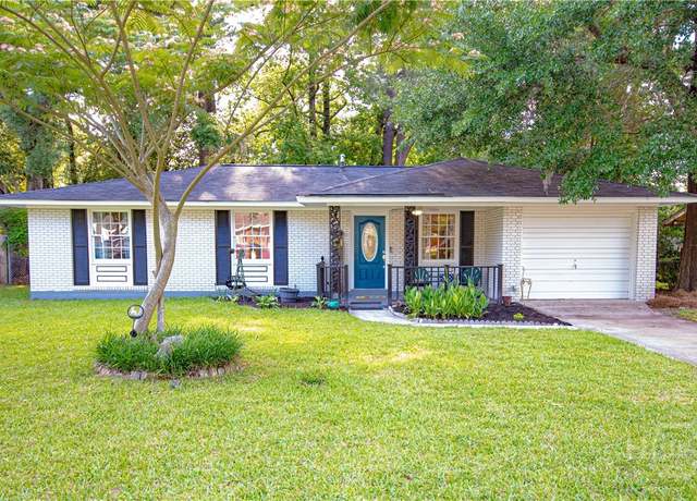 Property at 5633 Lafitte Dr, Savannah, GA 31406, 3 beds, 2 baths