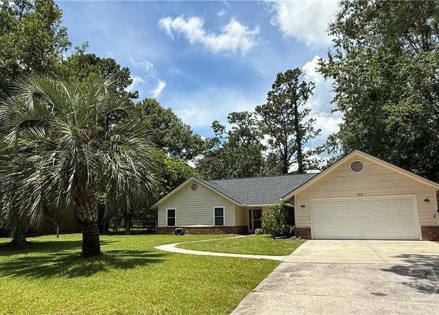 Property at 173 Dearborn Dr, Richmond Hill, GA 31324, 3 beds, 2 baths