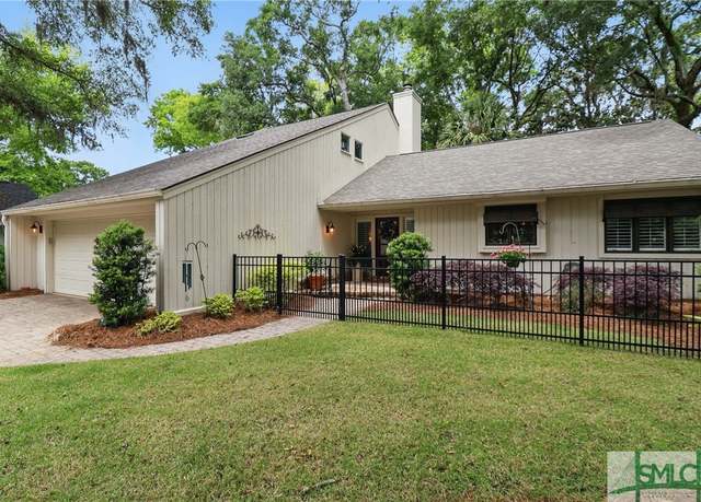 Property at 10 Hobcaw Ln, Savannah, GA 31411, 3 beds, 2.5 baths
