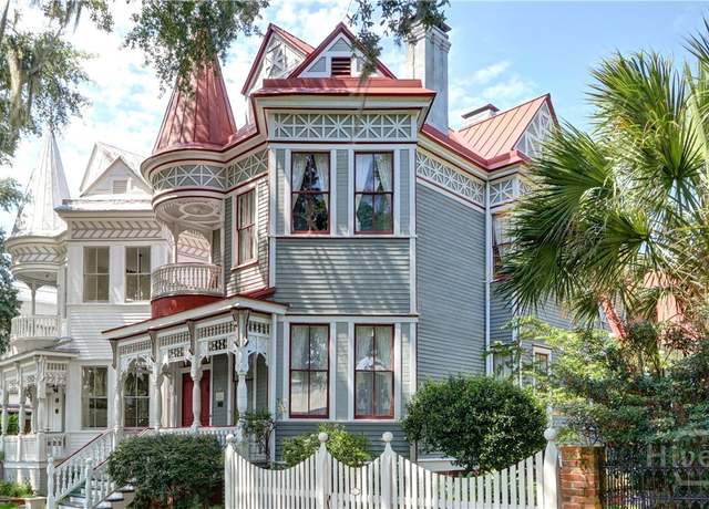 Property at 14 W Duffy St, Savannah, GA 31401, 3 beds, 3 baths