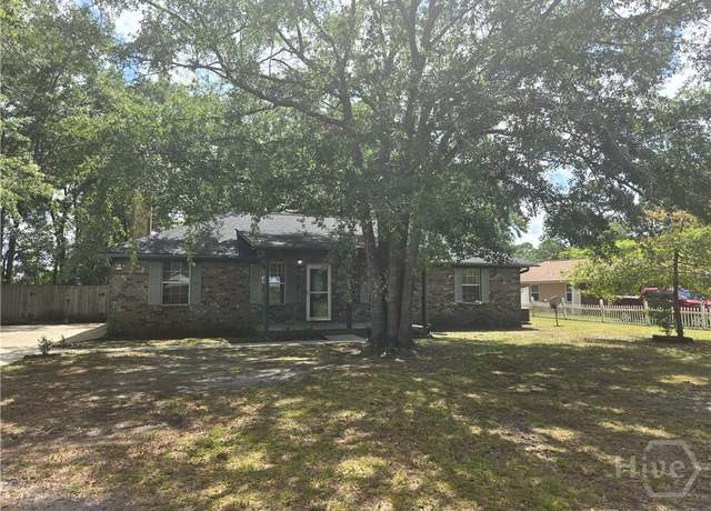 Property at 218 Kevin Rd, Hinesville, GA 31313, 3 beds, 2 baths