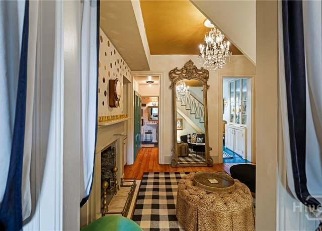 Property at 407 E Jones St, Savannah, GA 31401, 2 beds, 2.5 baths