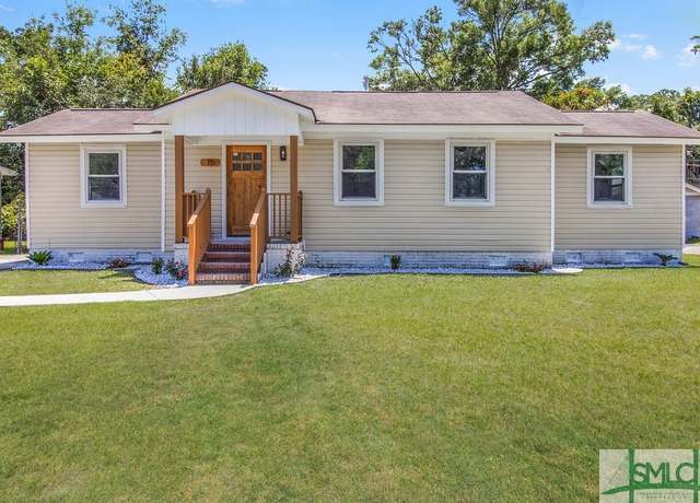 Property at 15 N Parkwood Dr, Savannah, GA 31404, 4 beds, 2 baths