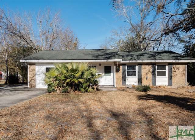 Property at 22 Oak St, Hinesville, GA 31313, 3 beds, 2 baths