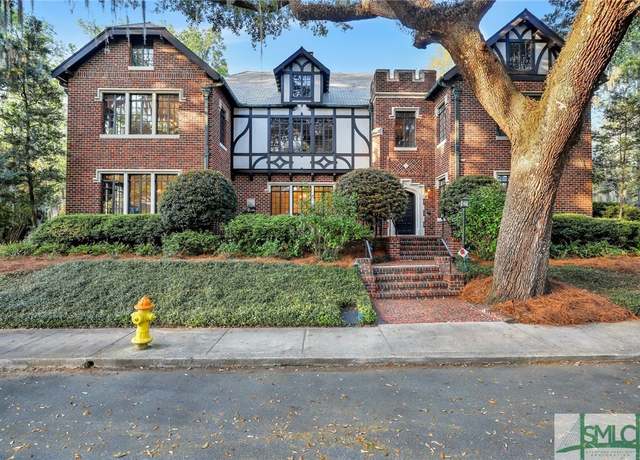 Property at 302 E 46th St, Savannah, GA 31405, 7 beds, 5 baths