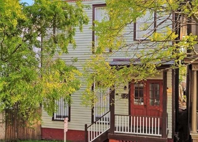 Property at 319 E Waldburg St, Savannah, GA 31401, 6 beds, 4 baths
